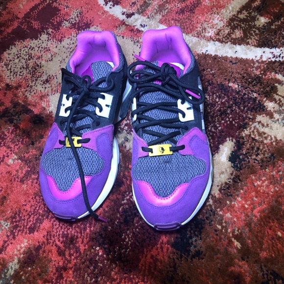 Adidas Sneakers in Purple and Black - Picture 2 of 9